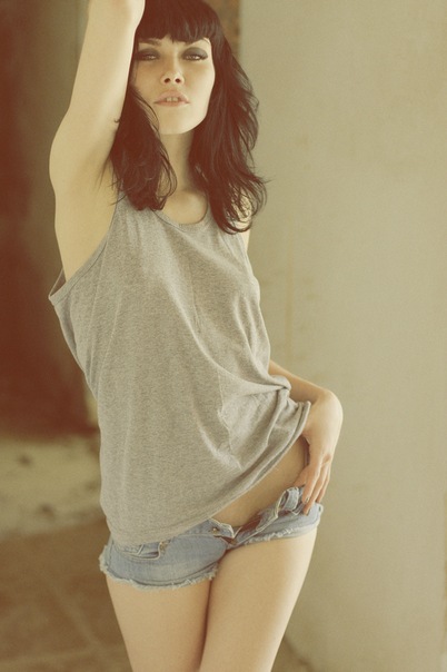 Female model photo shoot of Alla Tsekot