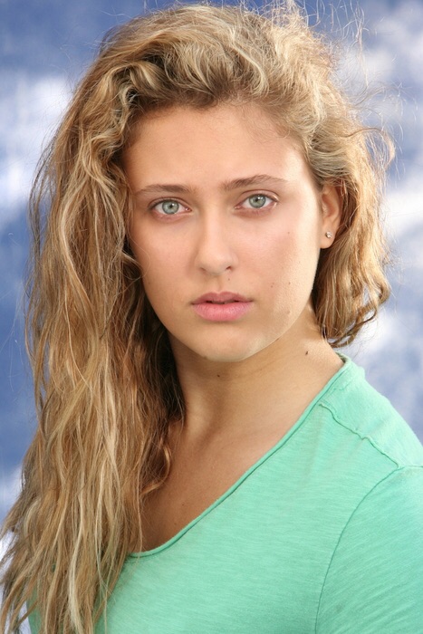 Female model photo shoot of MakaylaKeith