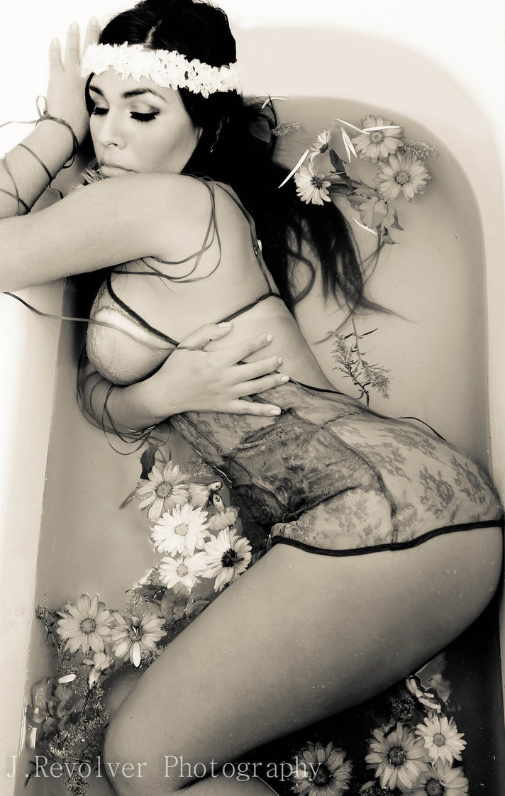 Female model photo shoot of Jessica_Revolver