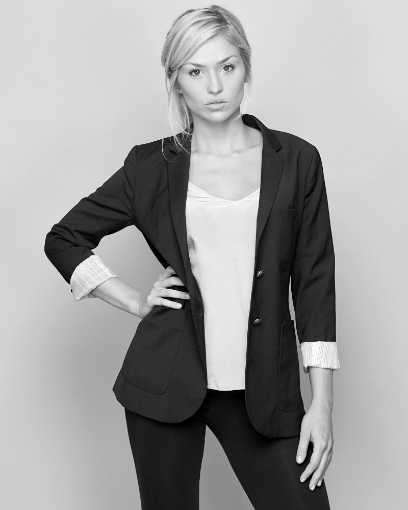 Female model photo shoot of danahansen