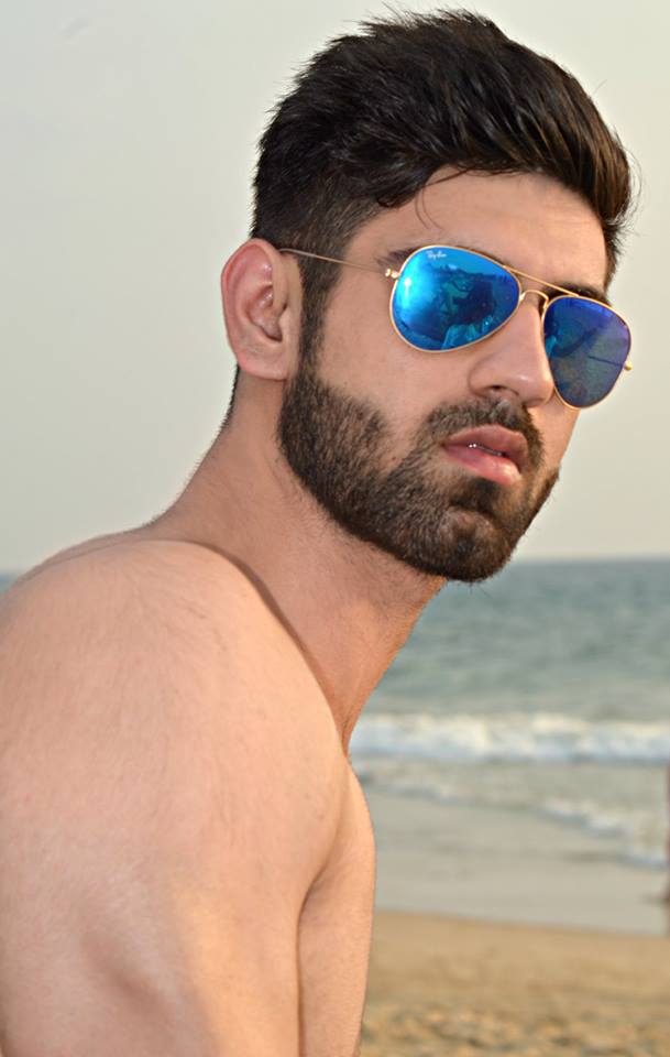 Male model photo shoot of aksh1801