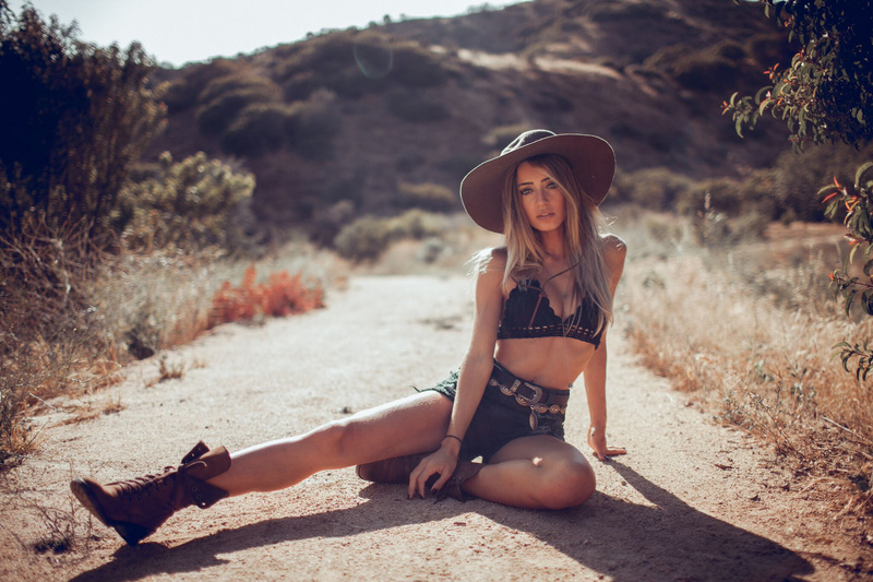 Female model photo shoot of MarianaFusco in Runion Canyon
