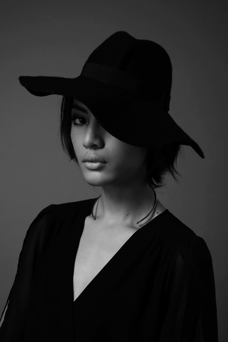 Female model photo shoot of son trinh