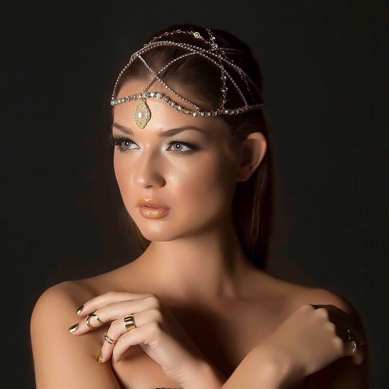 Female model photo shoot of Lauren Botboll