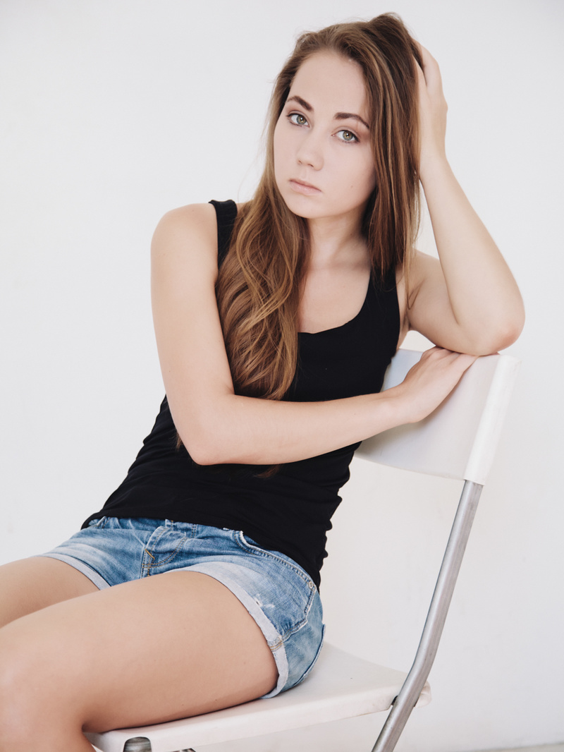 Female model photo shoot of Darya Shukletsova