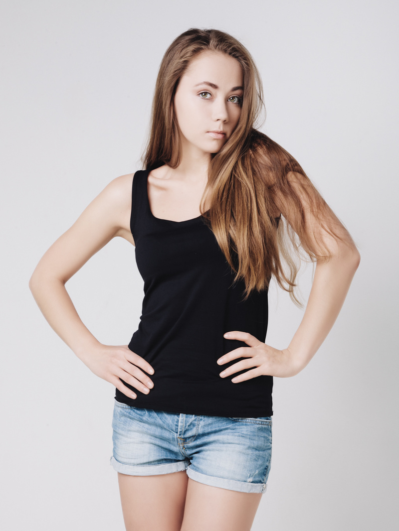 Female model photo shoot of Darya Shukletsova