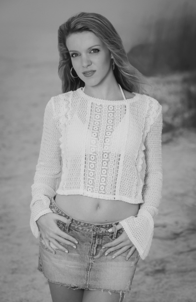 Female model photo shoot of Alanna Dachille