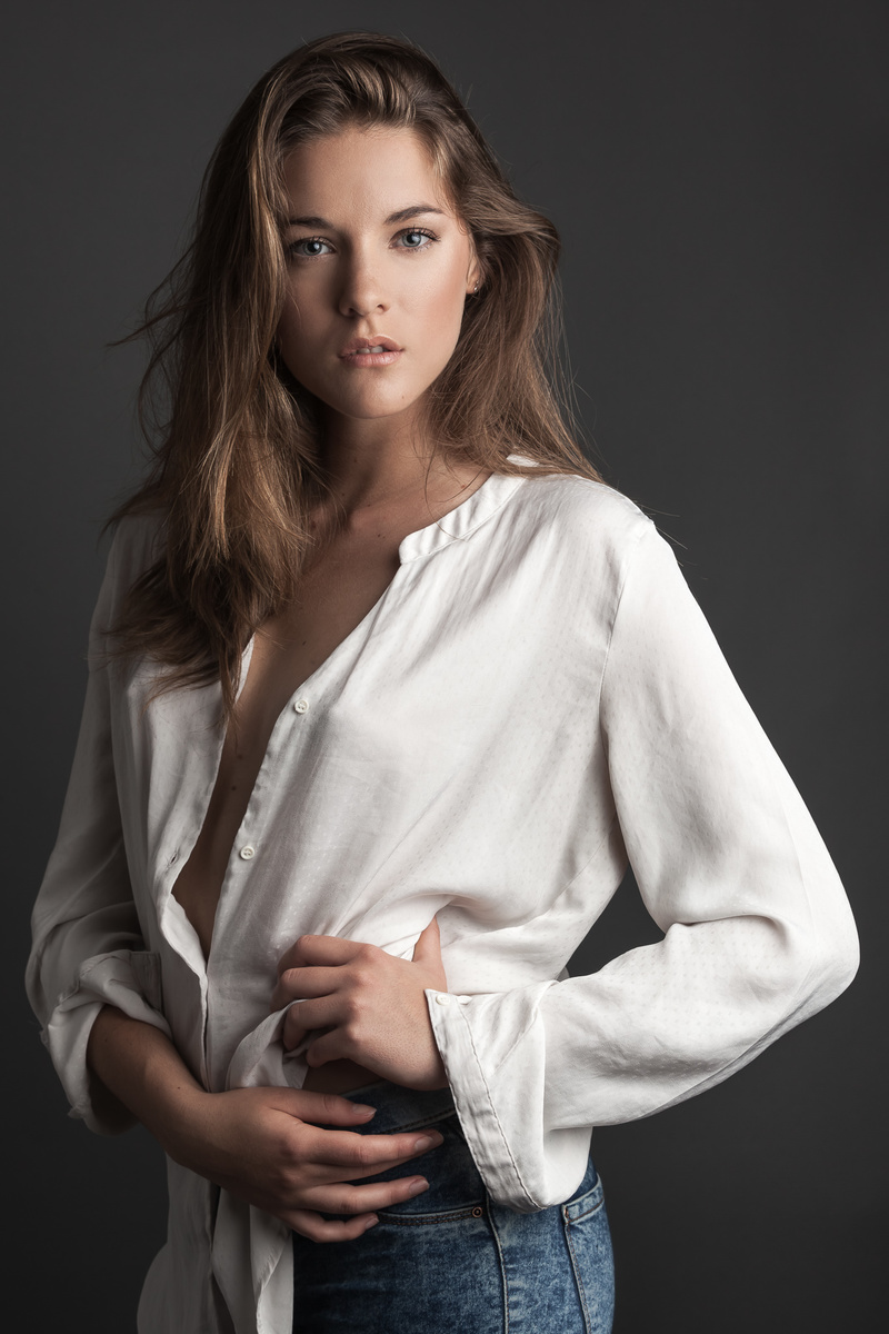 Female model photo shoot of Coline Rabiosa