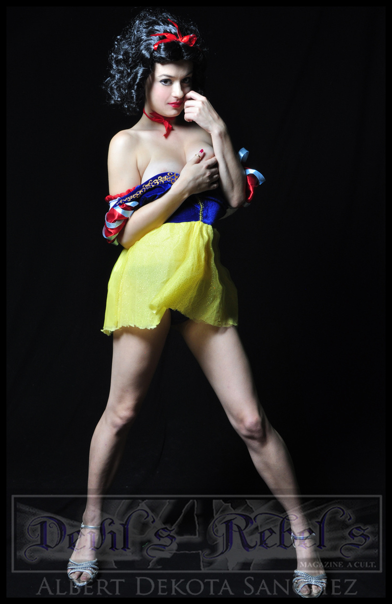 Female model photo shoot of twistedtrickster by Albert Dekota Sanchez in tampa