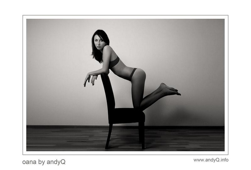 Female model photo shoot of Oana Jay