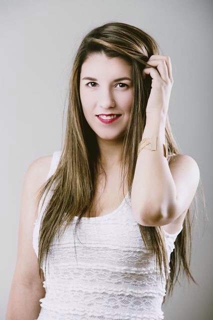 Female model photo shoot of Rebecca Johnston