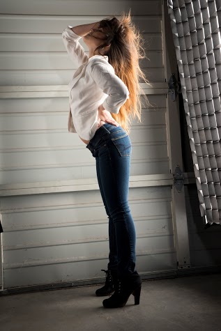 Female model photo shoot of Mirandagilly22