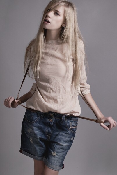 Female model photo shoot of Ale Stepf