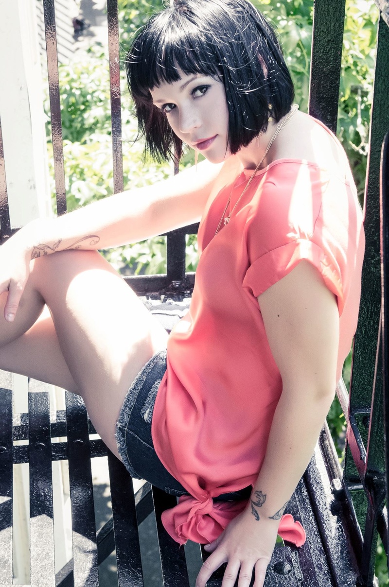 Female model photo shoot of Rawrberry