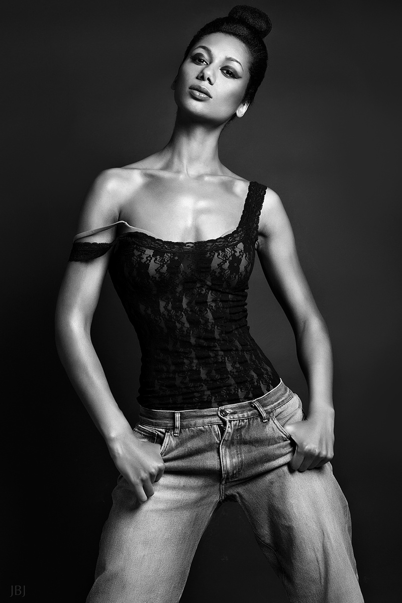 Female model photo shoot of Jennifer Aima