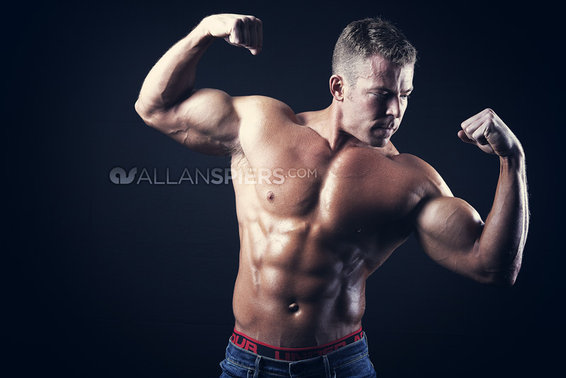 Male model photo shoot of Matt Green Fitness