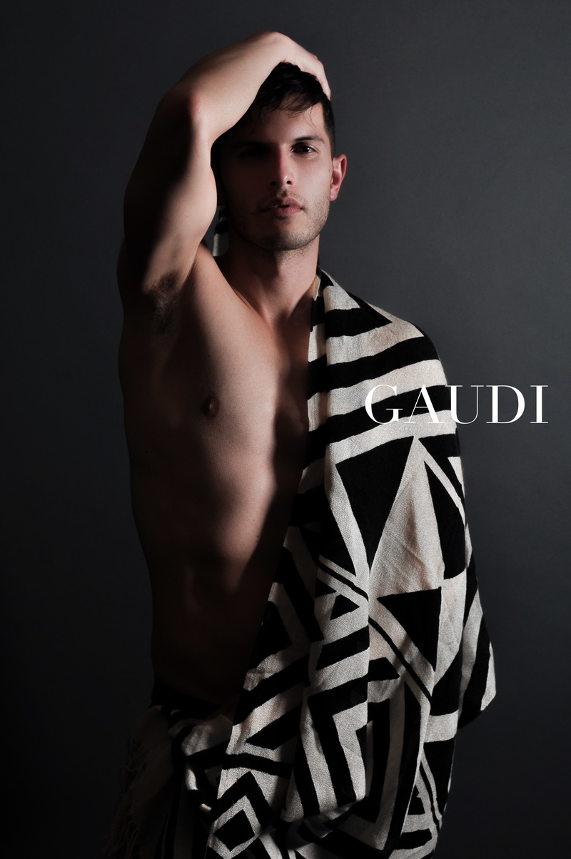 Male model photo shoot of Luis Gaudi