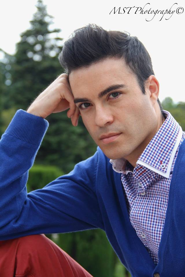 Male model photo shoot of Maximiliano Ximenez