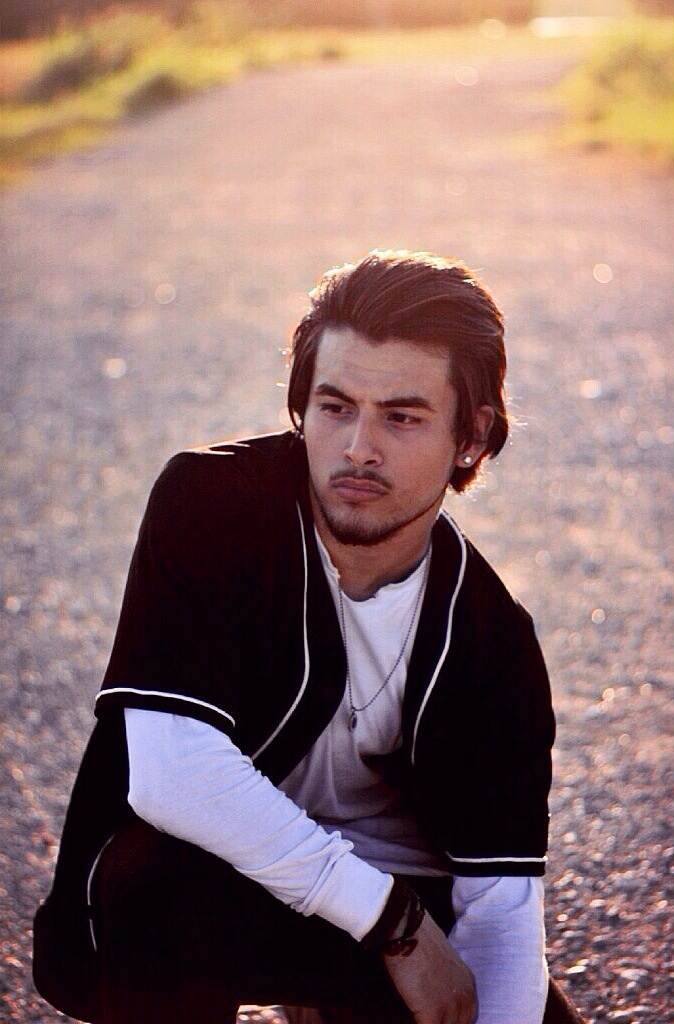 Male model photo shoot of Christian Martinez 