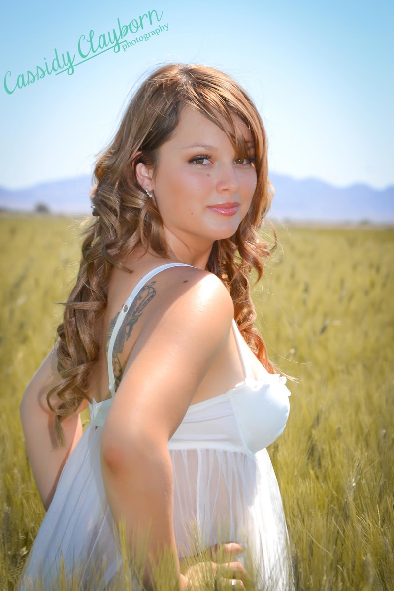 Female model photo shoot of CassidyClayborn in Blythe, California
