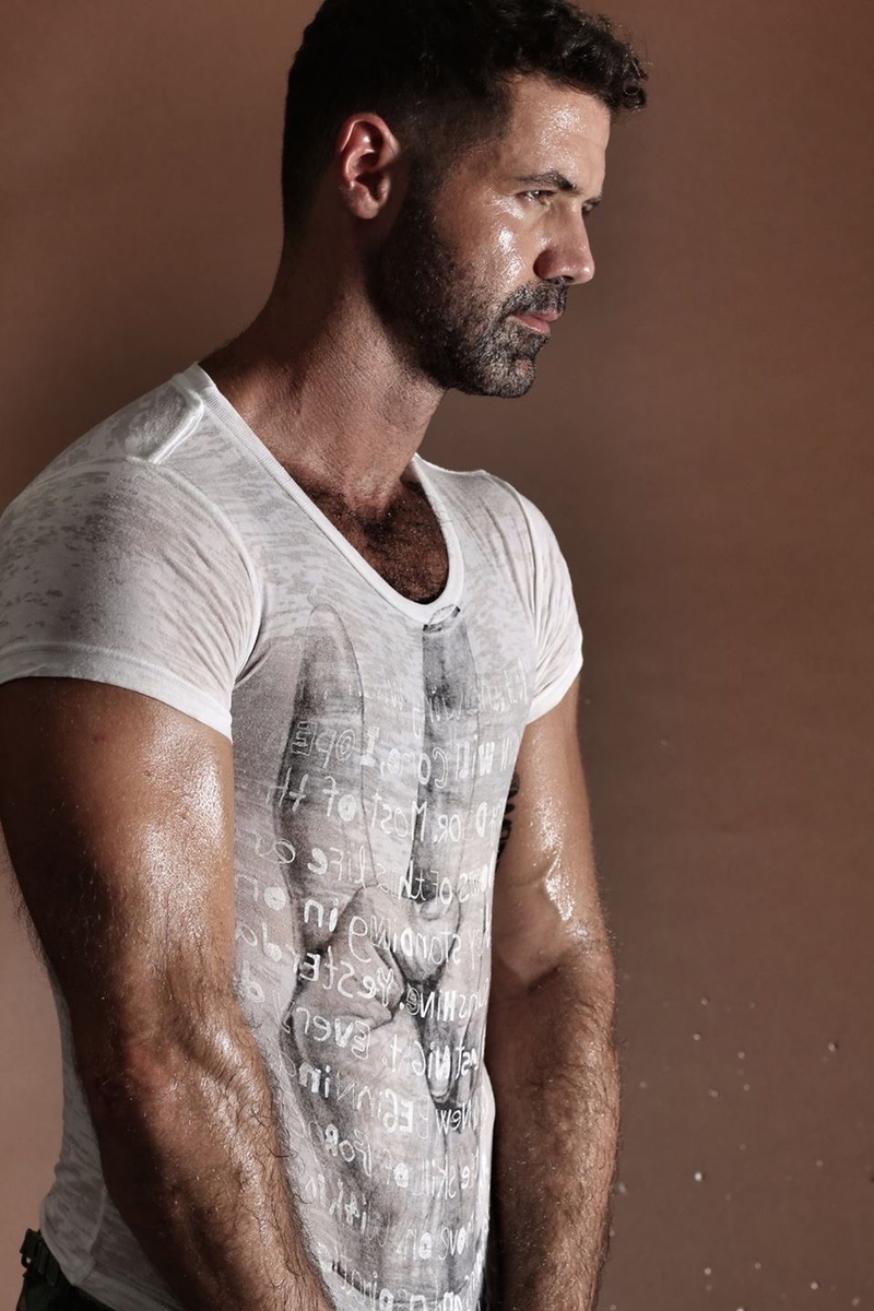 Male model photo shoot of Gustavo Marcolla
