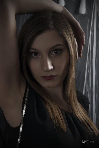 Female model photo shoot of AnnaRR by MVPhoto