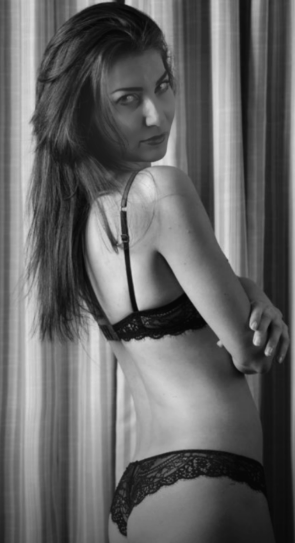 Female model photo shoot of Jane_Smith by Edi Photo