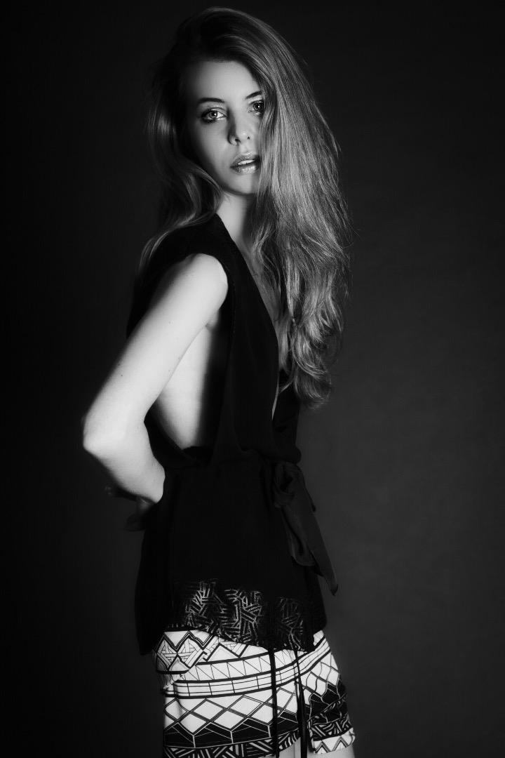 Female model photo shoot of Lisa Amnegard