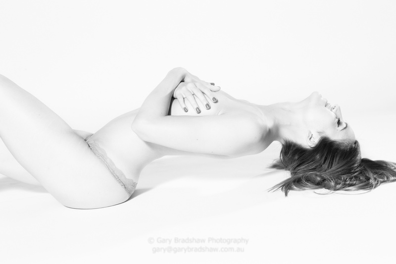 Female model photo shoot of Mariah Homz