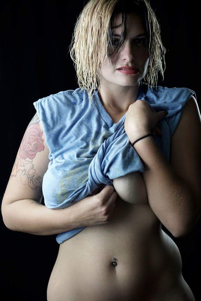 Female model photo shoot of Chelsea Davis