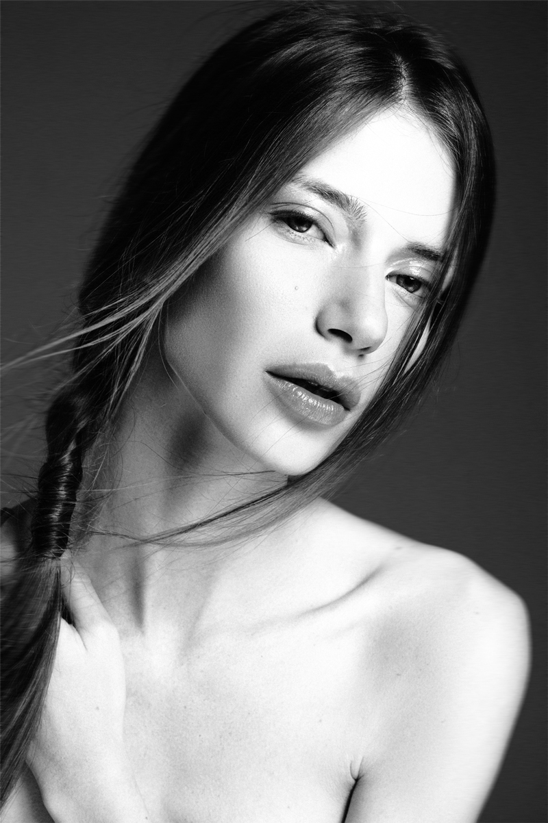 Female model photo shoot of Anna Pinigina Retoucher