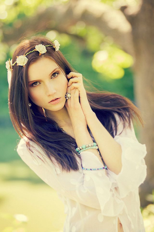 Female model photo shoot of Melanie Rose by robertXC