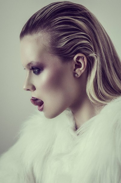Female model photo shoot of Karina Chernova