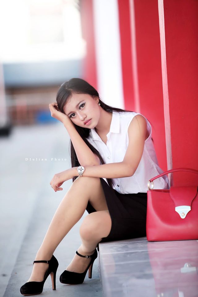Female model photo shoot of Eka_Rt in Jelawat Statue Park
