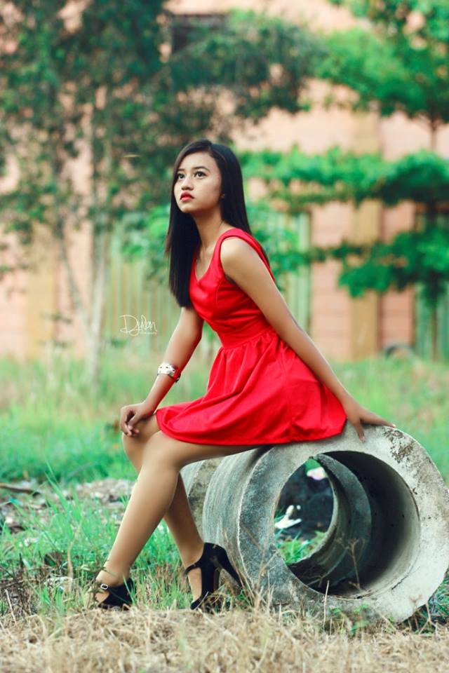 Female model photo shoot of Eka_Rt in Sampit Break Mall