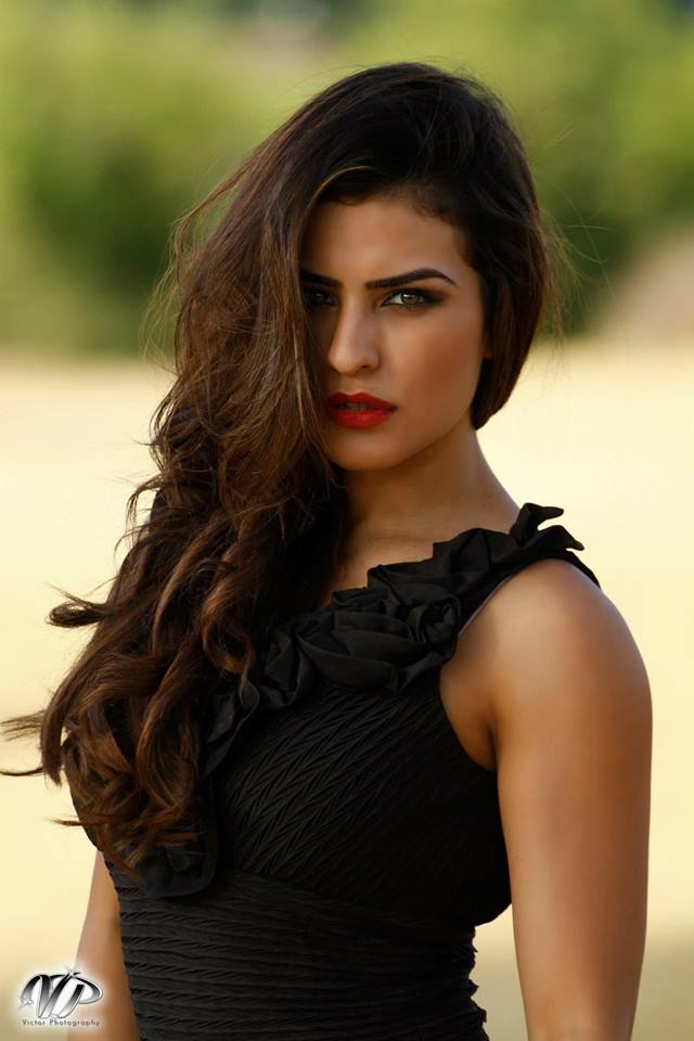 Female model photo shoot of Maria Manzo