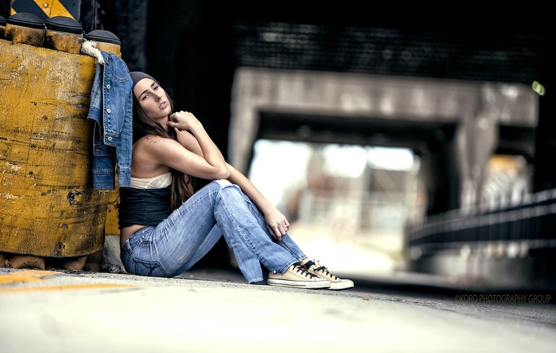 Female model photo shoot of KaylaJDawson