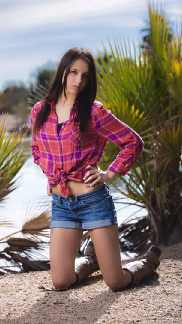 Female model photo shoot of AmberMairee