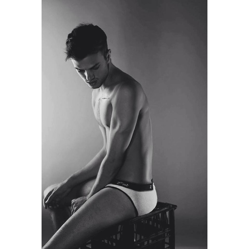 Male model photo shoot of Richie Sebastian