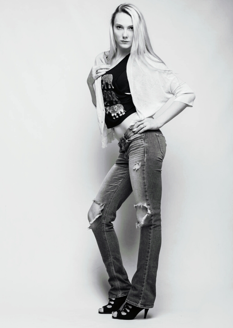 Female model photo shoot of Alysha Browning