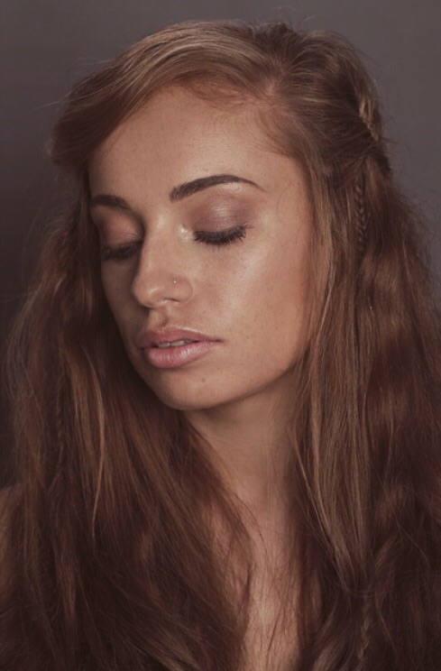 Female model photo shoot of jesszautsen