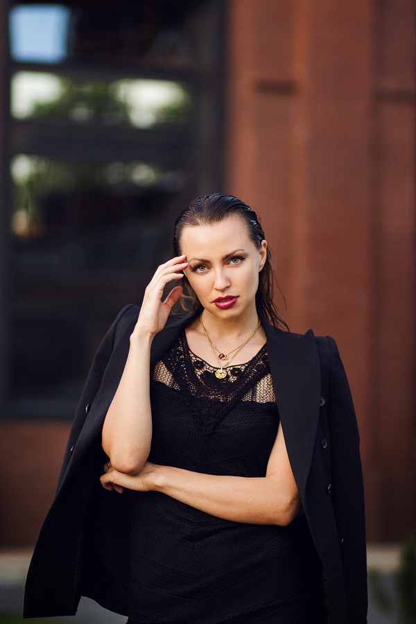 Female model photo shoot of Yulia Krutova