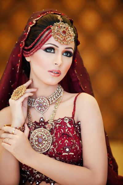 Female model photo shoot of Isma ahmad