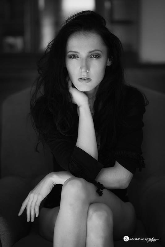 Female model photo shoot of Kathy Kou