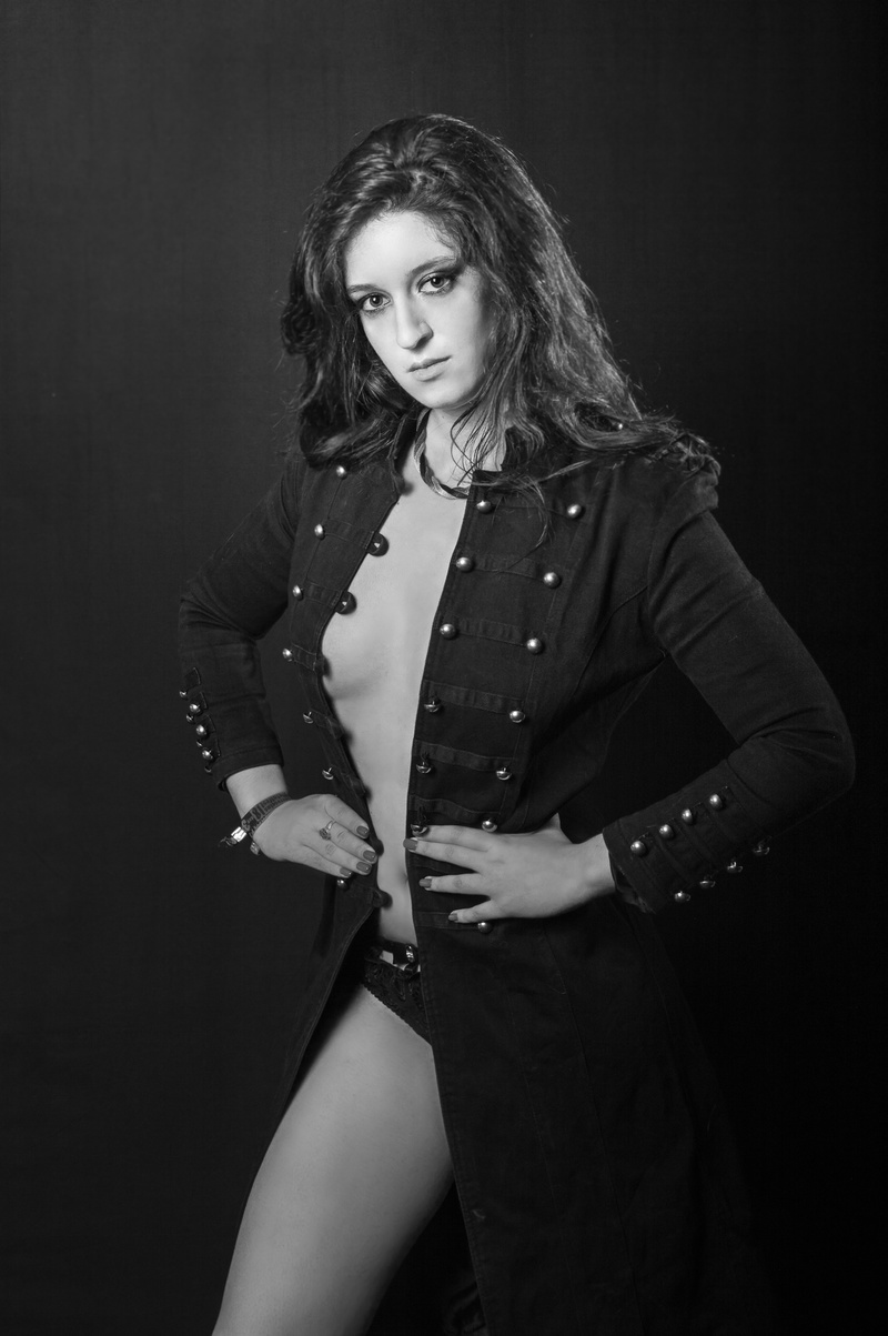 Female model photo shoot of Scarllet Seven