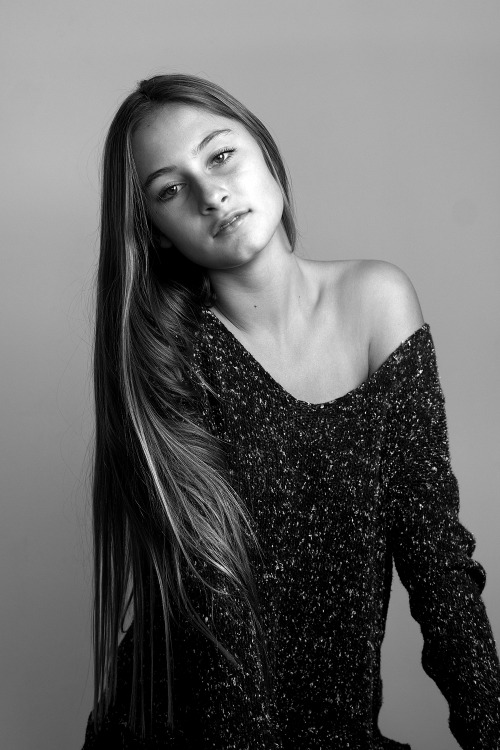 Female model photo shoot of TerraNemoMeg