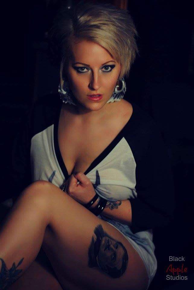 Female model photo shoot of Amanda Dawn 222