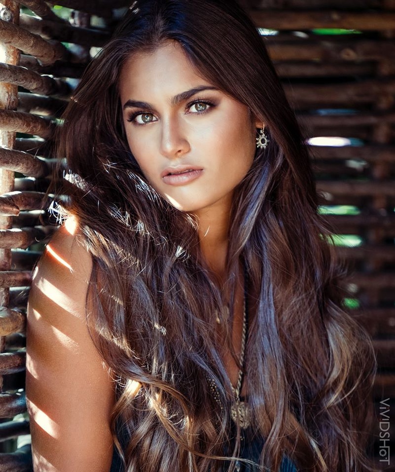Female model photo shoot of Josanna Aguilar MUA