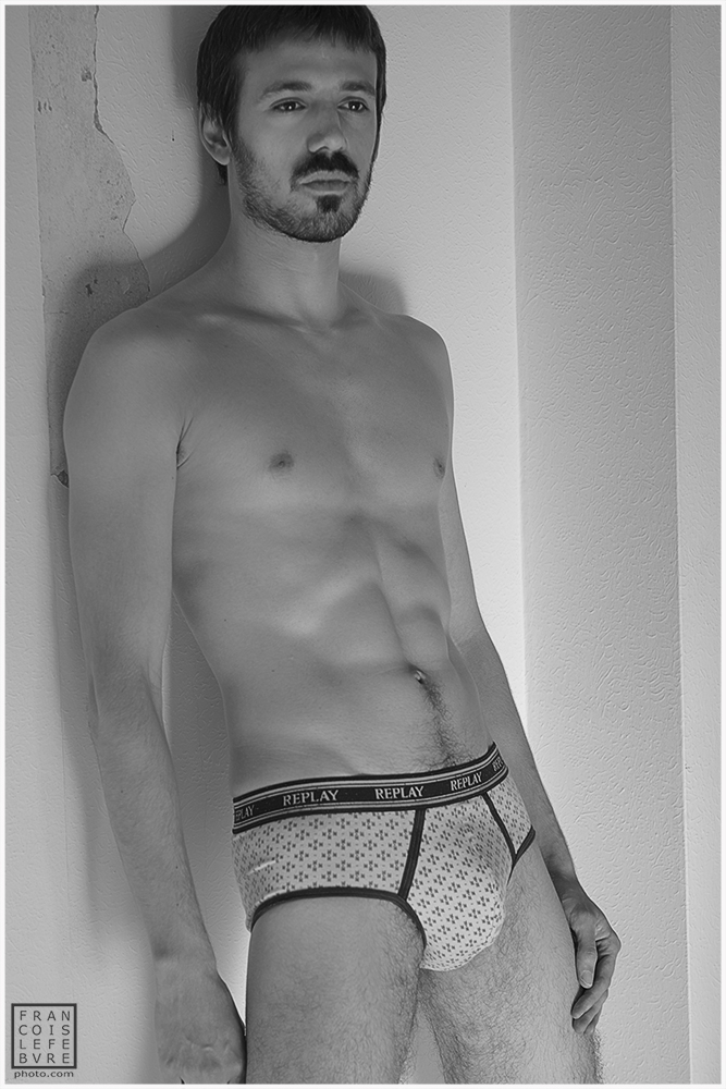 Male model photo shoot of Q from Belgium by Francois Lefebvre Photo