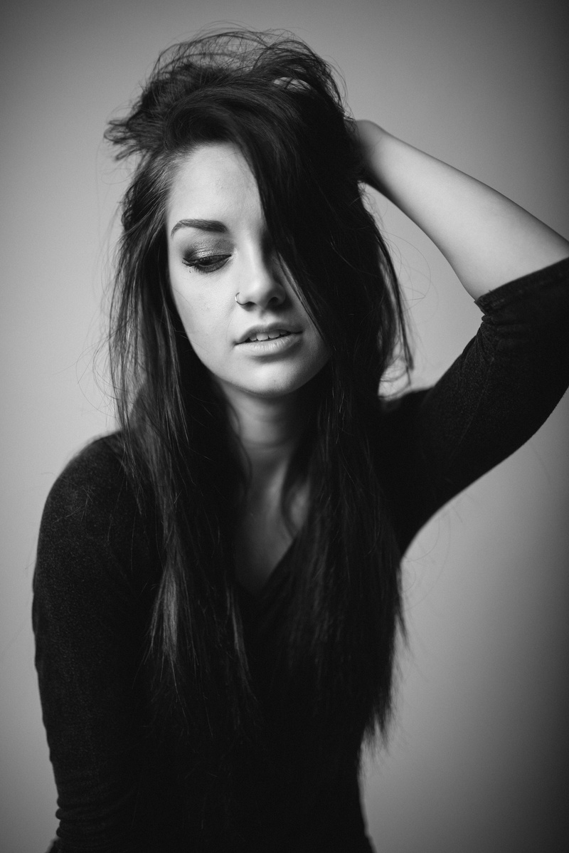 Female model photo shoot of Chloe Denessen